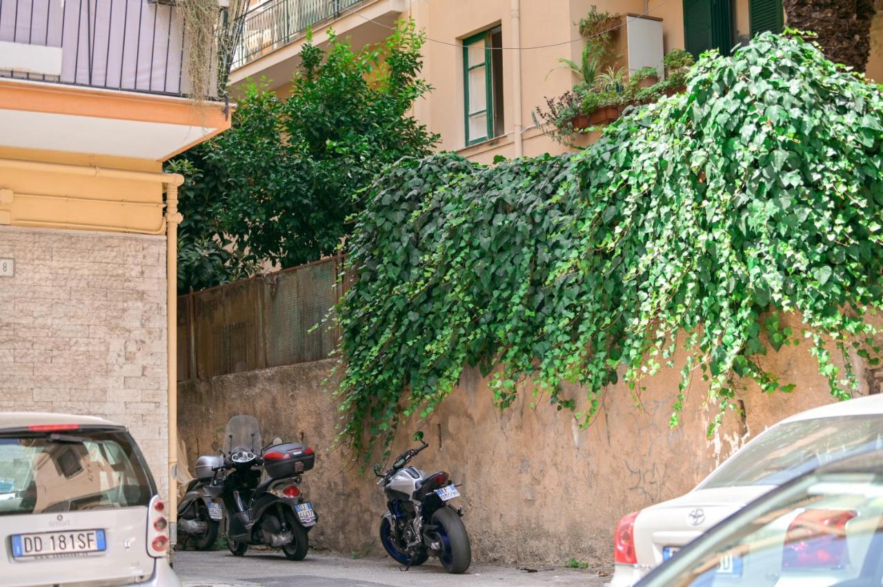 Living Salerno B&B Экстерьер фото