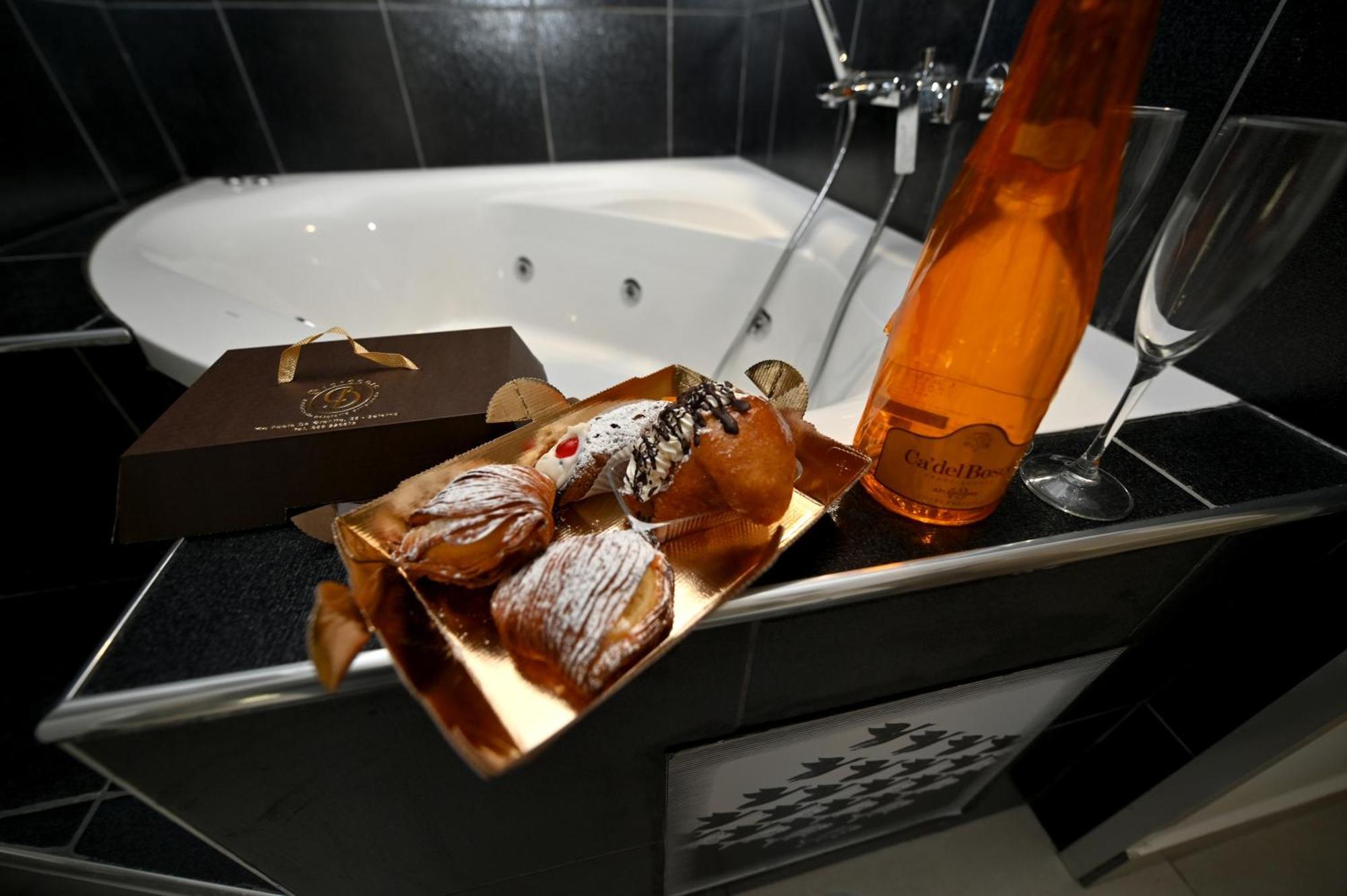 Living Salerno B&B Экстерьер фото
