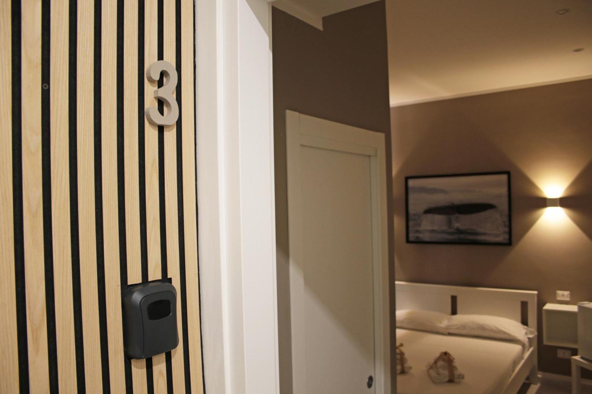 Living Salerno B&B Экстерьер фото